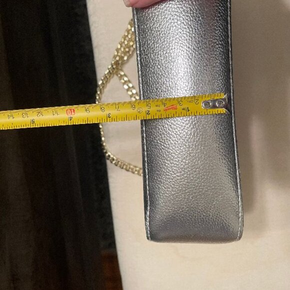 🤑PART OF ANY 3 FOR $10🤑  PRISTINE CONDITION VS Silver Metallic bag, - Picture 12 of 12